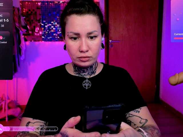 SenoritaDakota's BongaCams show and profile