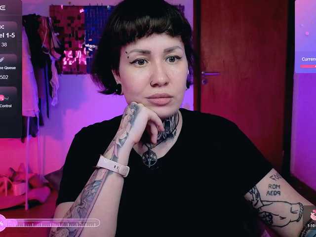 SenoritaDakota's BongaCams show and profile