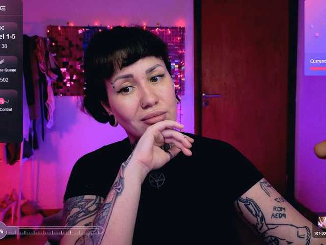 SenoritaDakota's BongaCams show and profile