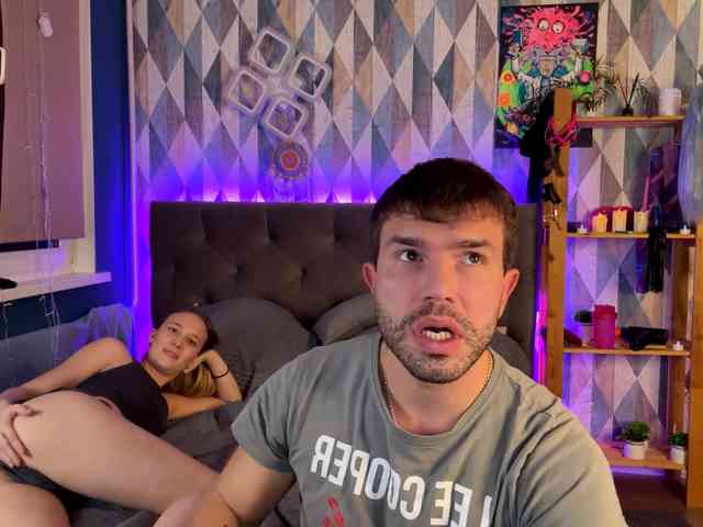 SmallTownCouple webcam