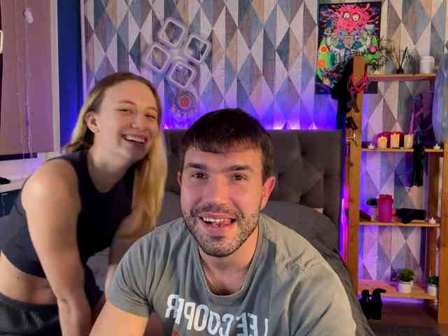SmallTownCouple webcam