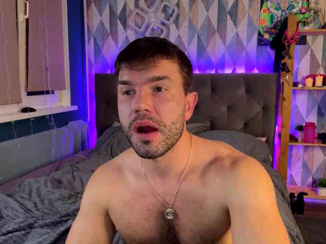 SmallTownCouple webcam