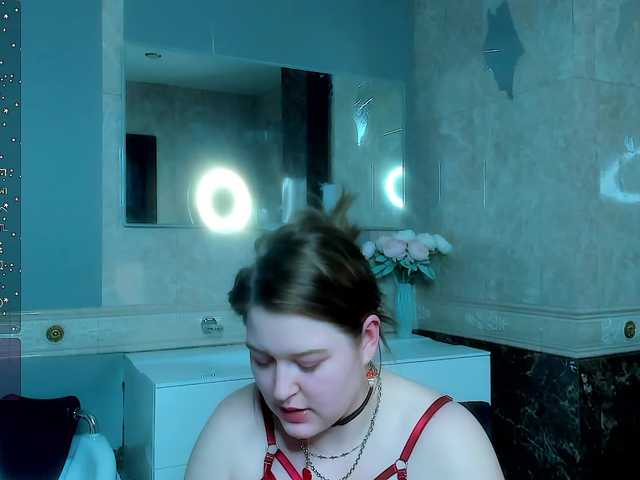 HelenHartt's BongaCams show and profile