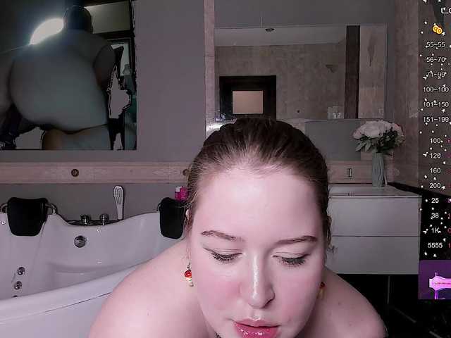 HelenHartt's BongaCams show and profile