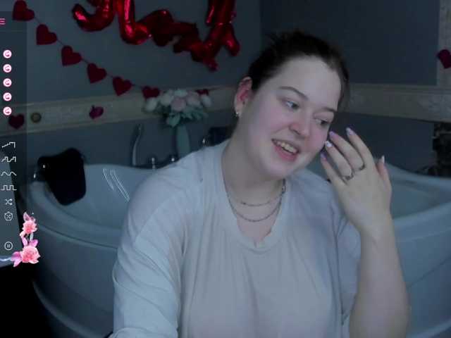 HelenHartt's BongaCams show and profile