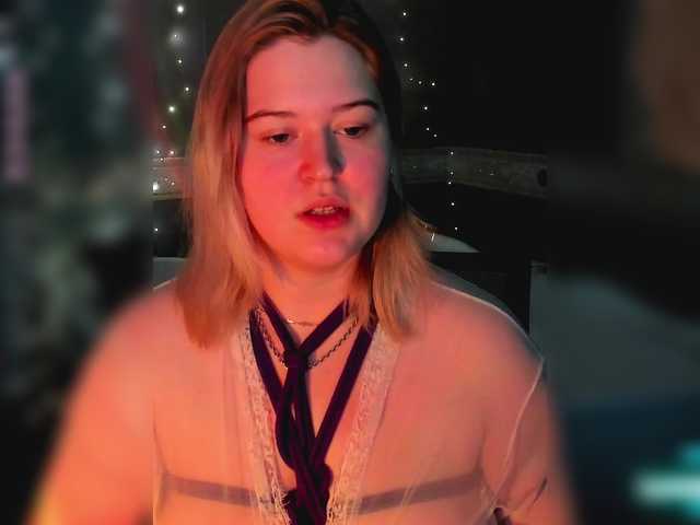 HelenHartt's BongaCams show and profile