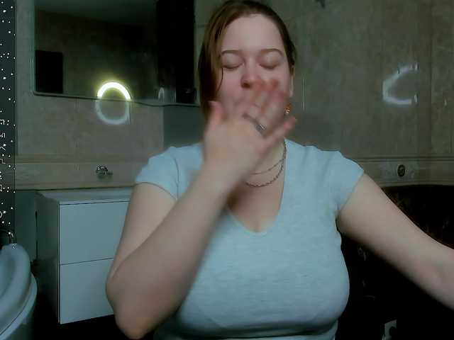 HelenHartt's BongaCams show and profile