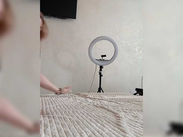 HelenHartt's BongaCams show and profile