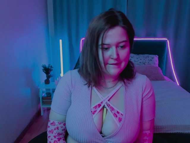 HelenHartt's BongaCams show and profile