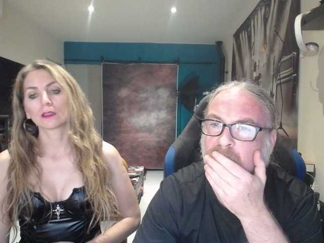 GiselleandJay webcam