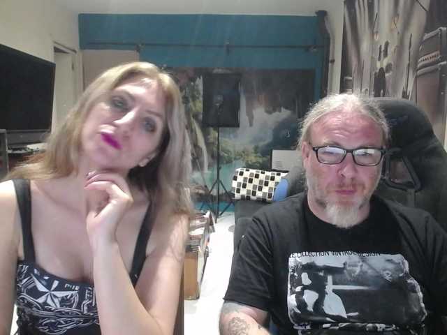 GiselleandJay webcam