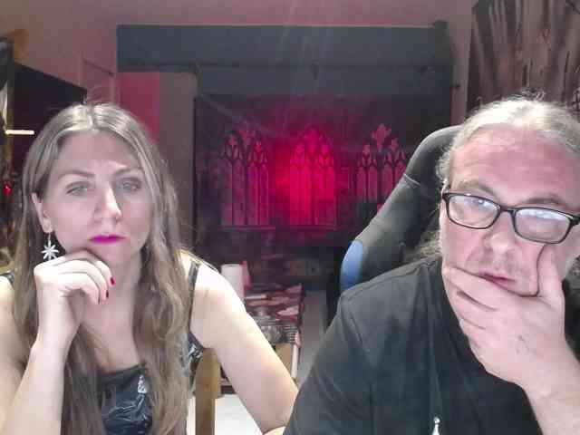 GiselleandJay webcam