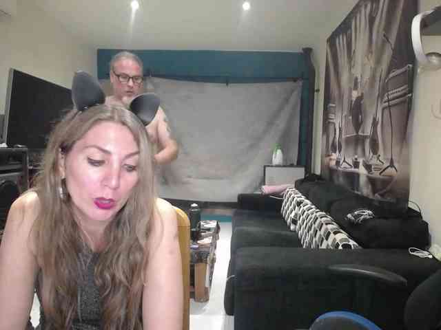 GiselleandJay webcam