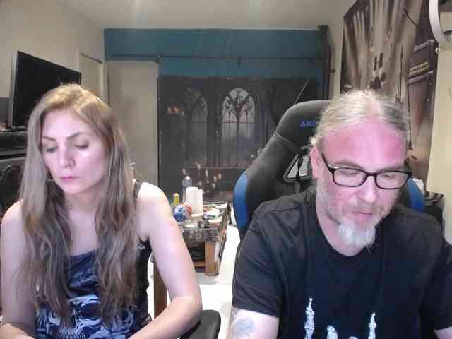 GiselleandJay webcam