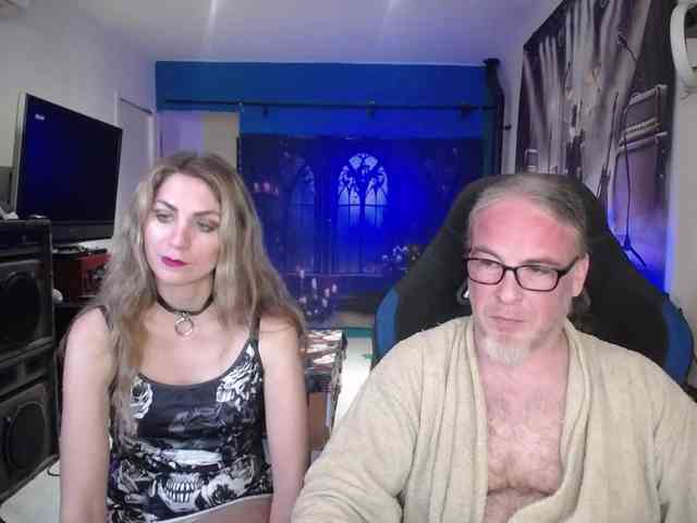 GiselleandJay webcam