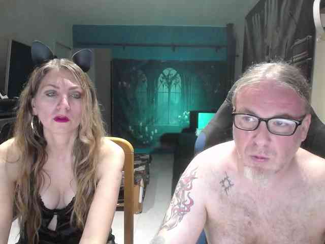 GiselleandJay webcam