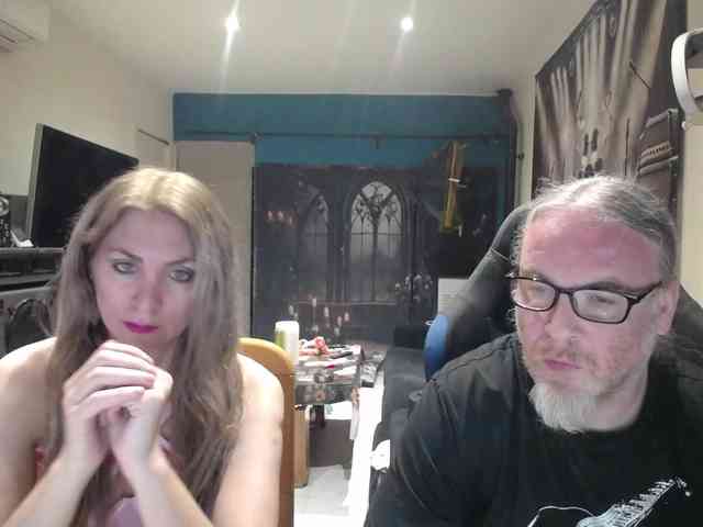 GiselleandJay webcam