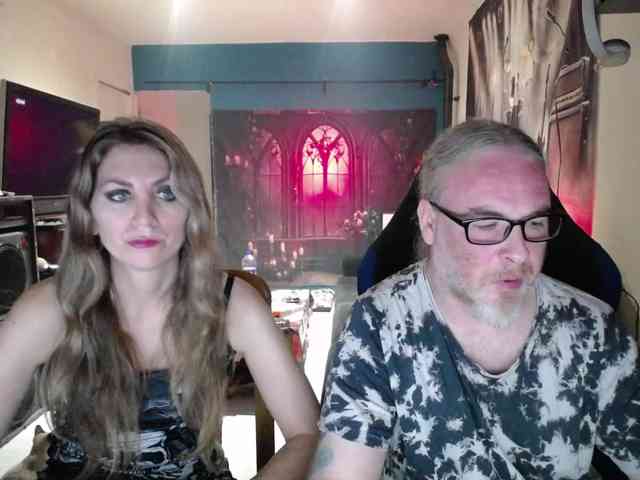 GiselleandJay webcam