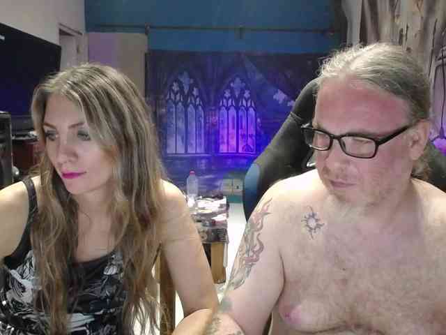 GiselleandJay webcam