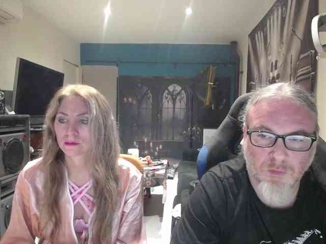 GiselleandJay webcam