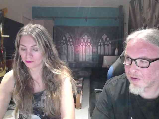 GiselleandJay webcam