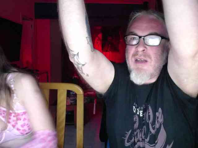 GiselleandJay webcam