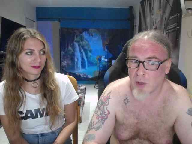GiselleandJay webcam
