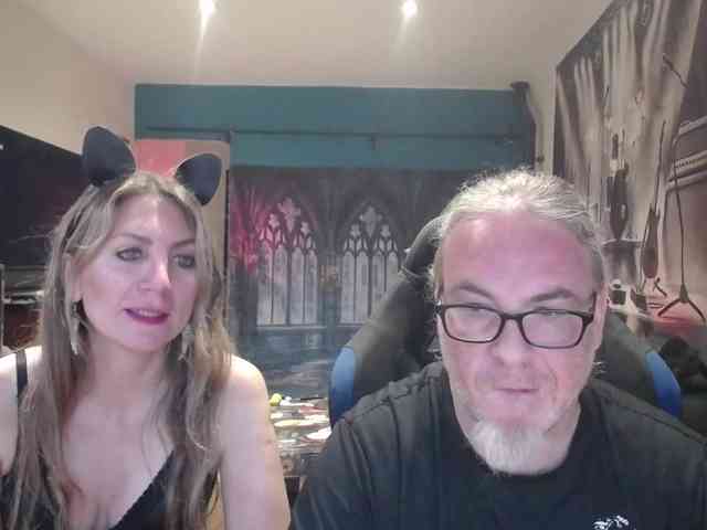 GiselleandJay webcam