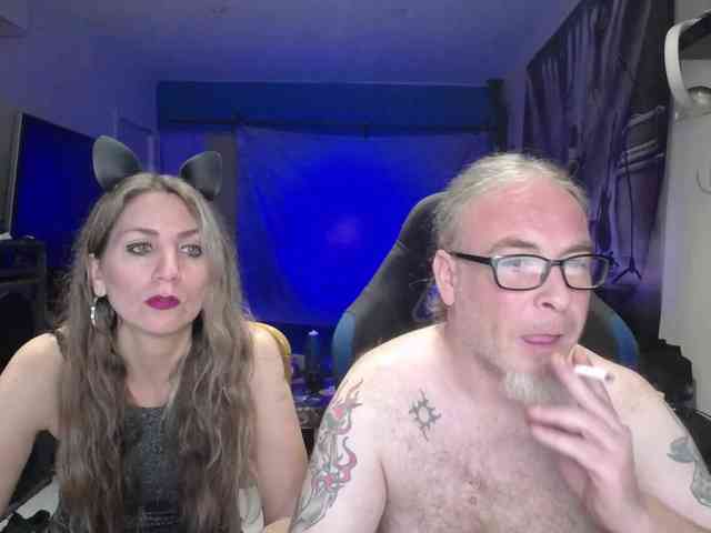 GiselleandJay webcam