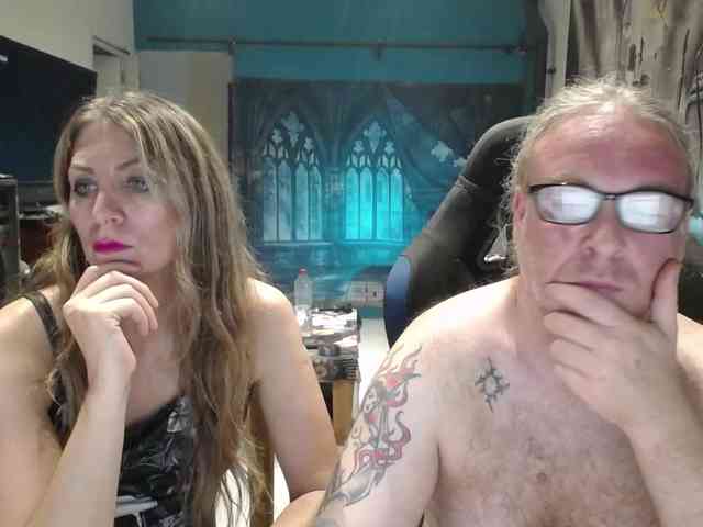 GiselleandJay webcam