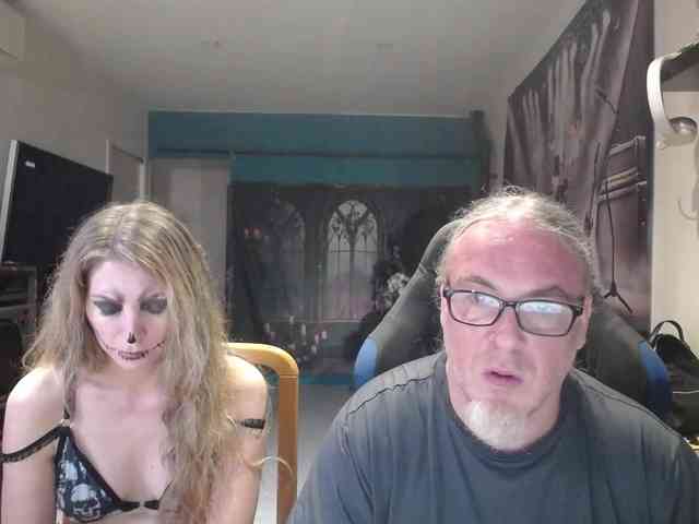 GiselleandJay webcam