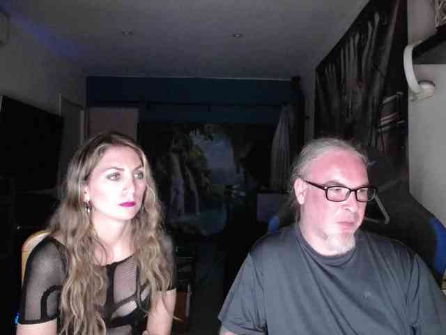 GiselleandJay webcam