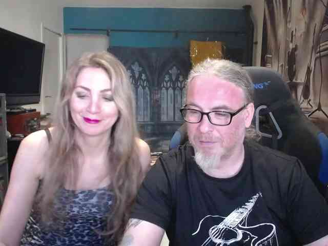 GiselleandJay webcam