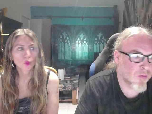 GiselleandJay webcam