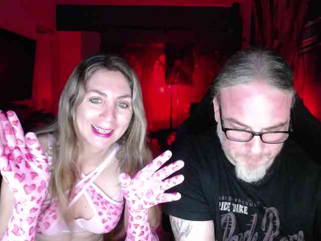 GiselleandJay webcam