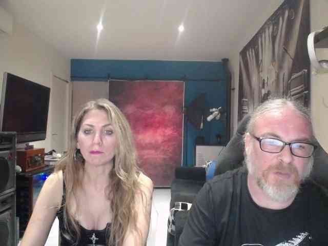 live nude chatroom GiselleandJay