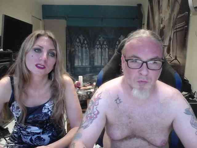 GiselleandJay webcam