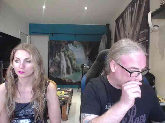 GiselleandJay webcam