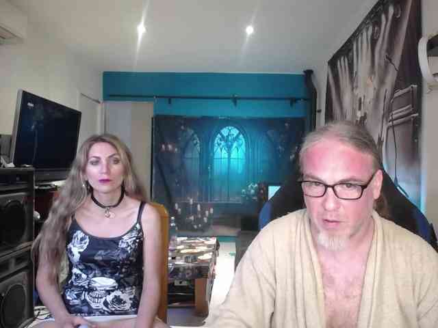 GiselleandJay webcam