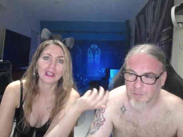 GiselleandJay webcam