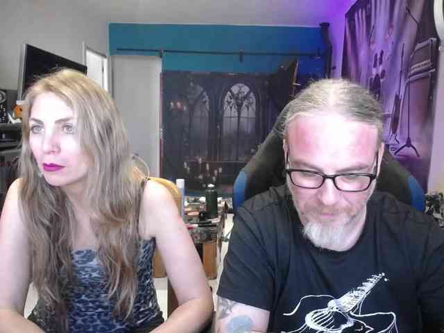 GiselleandJay webcam