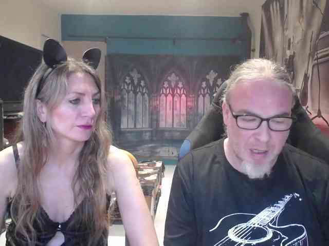 GiselleandJay webcam