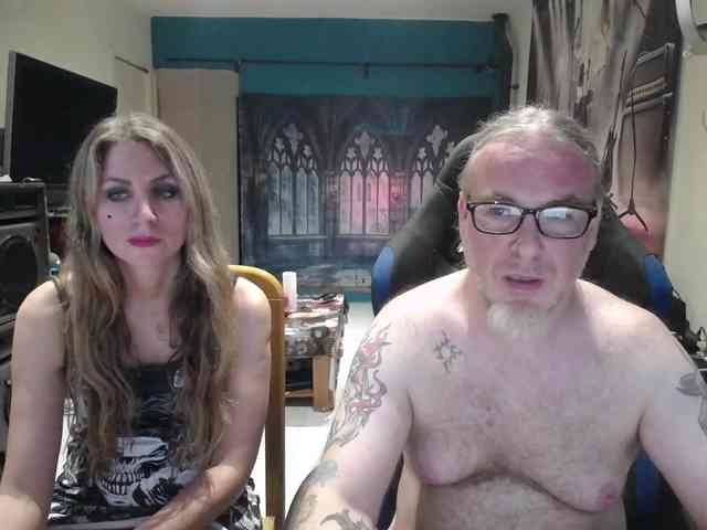 GiselleandJay webcam