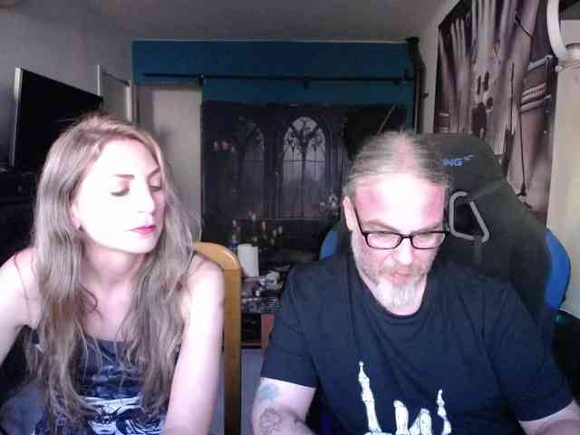 GiselleandJay webcam