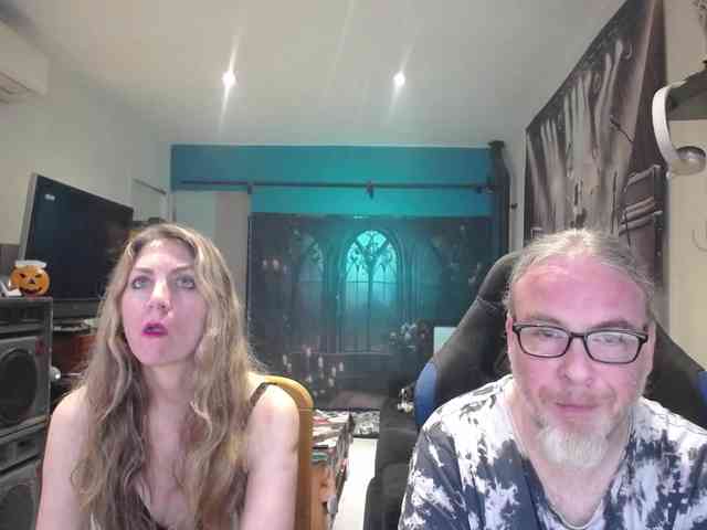 GiselleandJay webcam