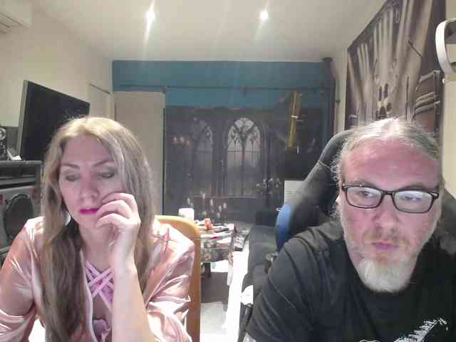 GiselleandJay webcam