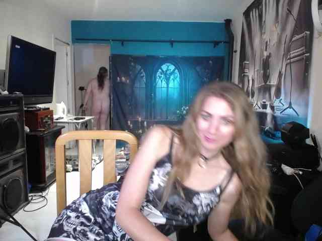 GiselleandJay webcam