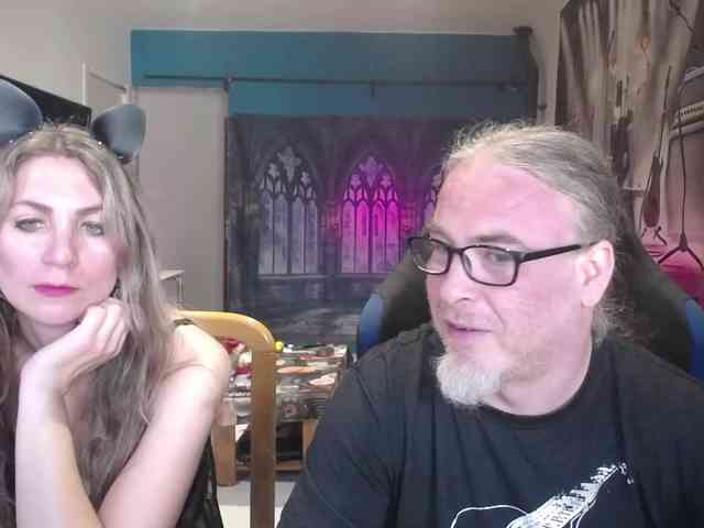 GiselleandJay webcam