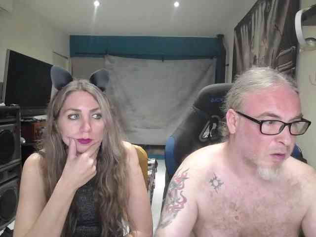 GiselleandJay webcam