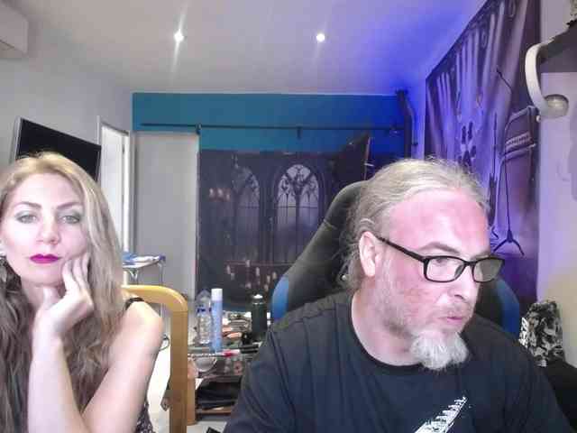 GiselleandJay webcam